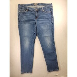 Torrid vintage stretch jeans: Boyfriend Straight fit, Women's 16 Reg Medium Wash